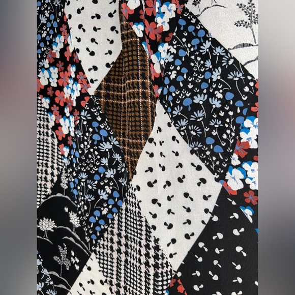 Tommy Hilfiger Patchwork Floral Print Top Women’s Size Small Preppy Office Wear - Picture 8 of 9